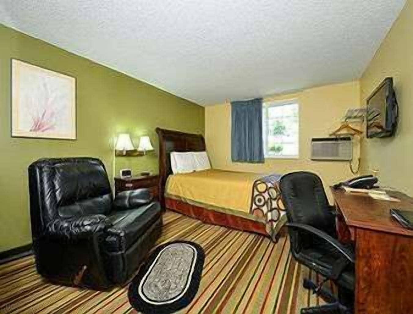 Super 8 By Wyndham Minot Airport Hotel Ngoại thất bức ảnh