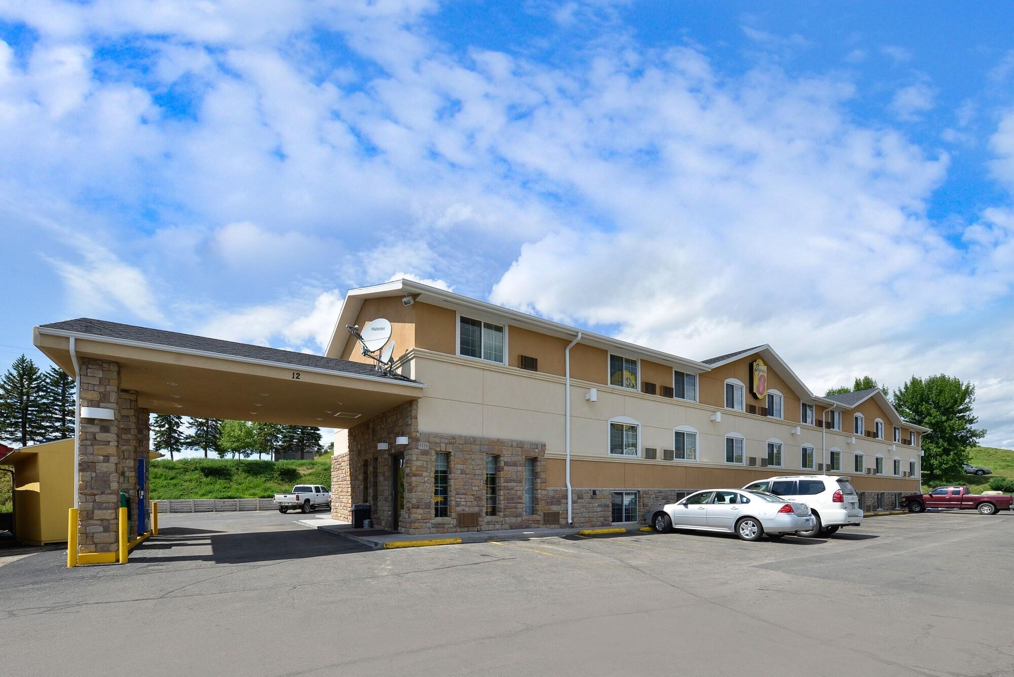 Super 8 By Wyndham Minot Airport Hotel Ngoại thất bức ảnh