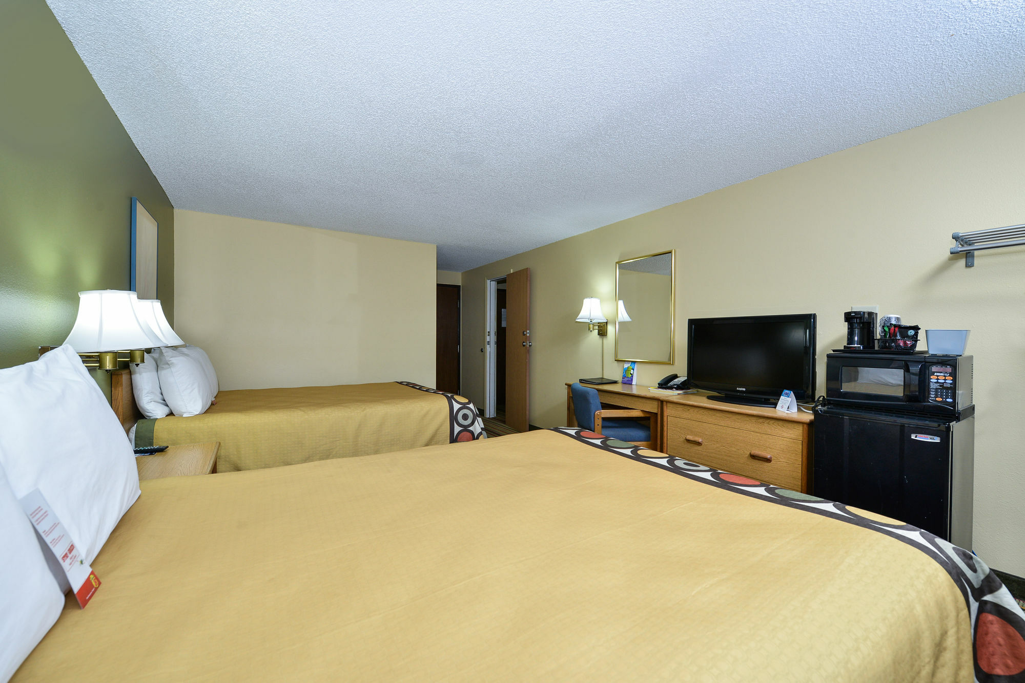 Super 8 By Wyndham Minot Airport Hotel Ngoại thất bức ảnh
